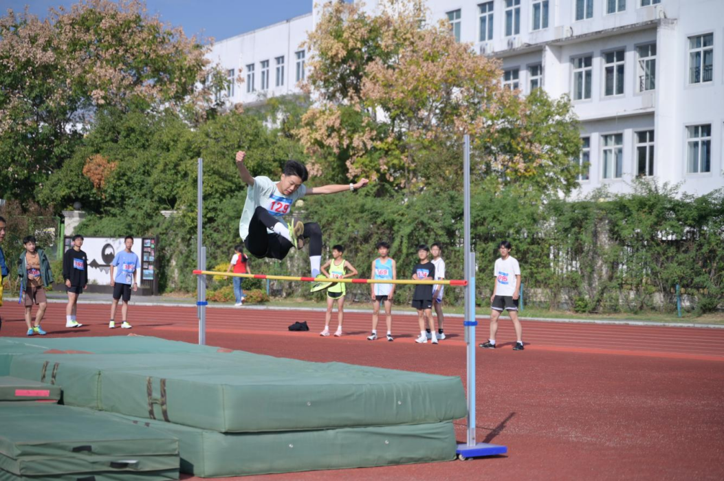 2025年黄山市中小学生田径运动会暨黄山市体育传统特色学校田径比赛圆满落幕
