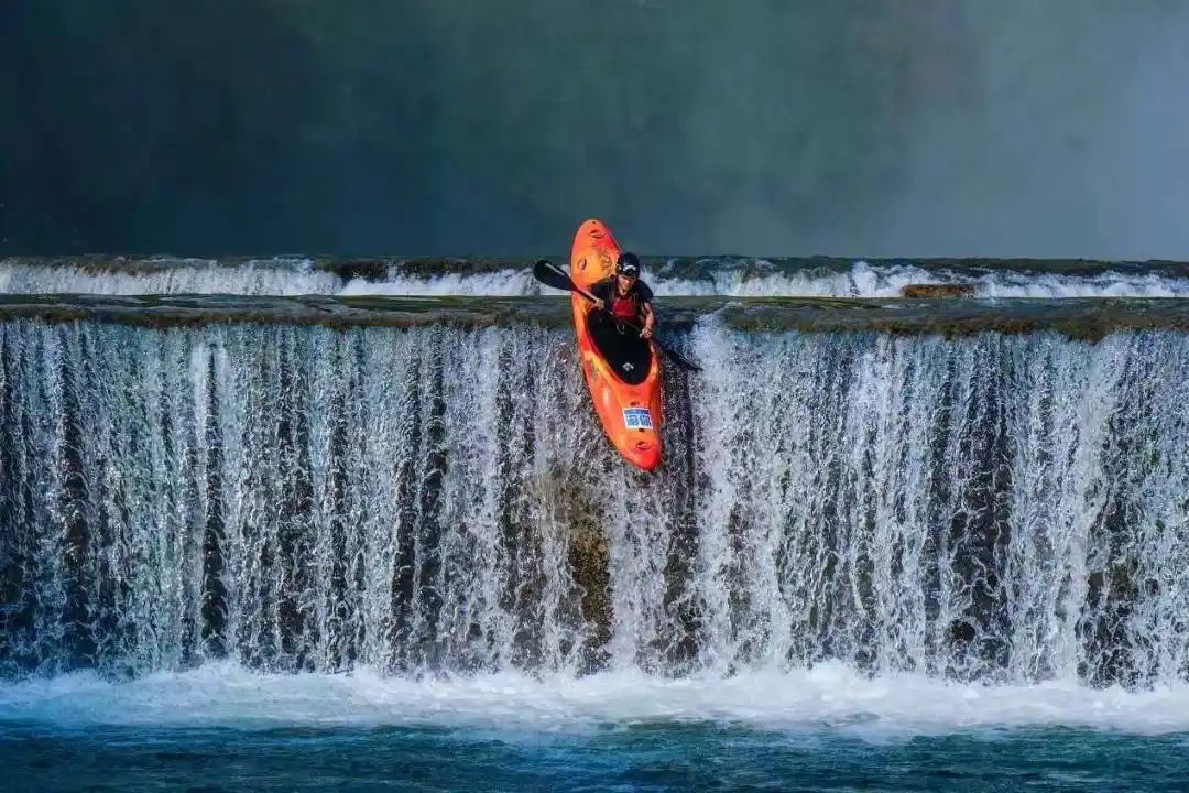 贵州黄果树瀑布玩出新花样，历史上首次开放其核心激流区域！