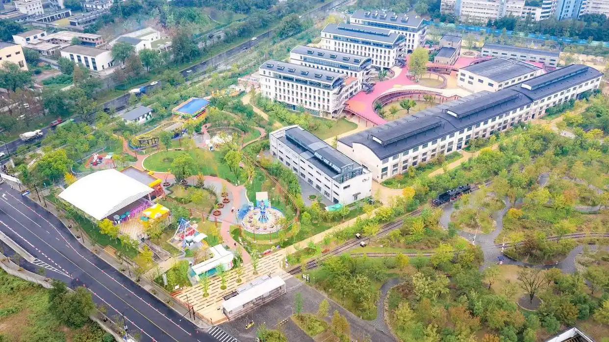 半山“迪士尼”来啦！杭州又多了一个遛娃好去处