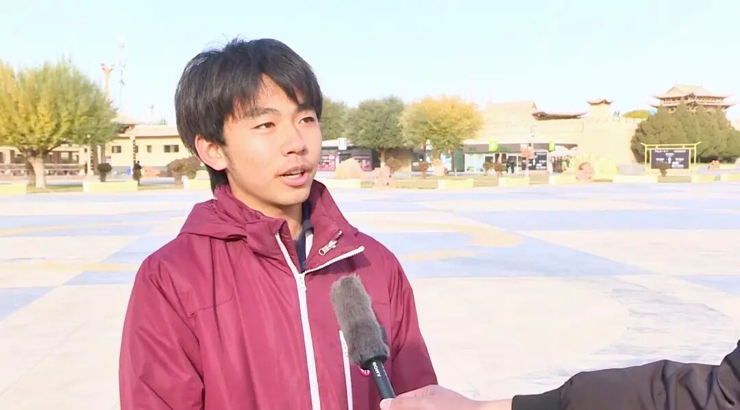 “千名学子研学甘肃”活动在鸣沙山月牙泉景区启动