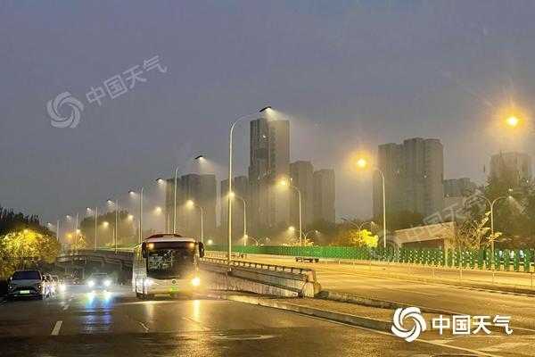 注意安全！北京早晚时段有雾出没 明后天雨水上线山区或飘雪