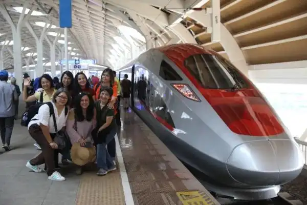 新马泰免签了，也变贵了