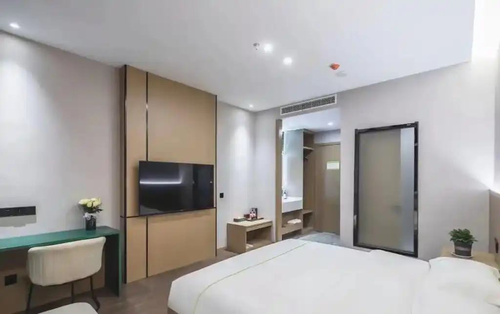 半岛调查丨“抢房大戏”再次上演！国庆假期来青旅游订单量同比增长473%