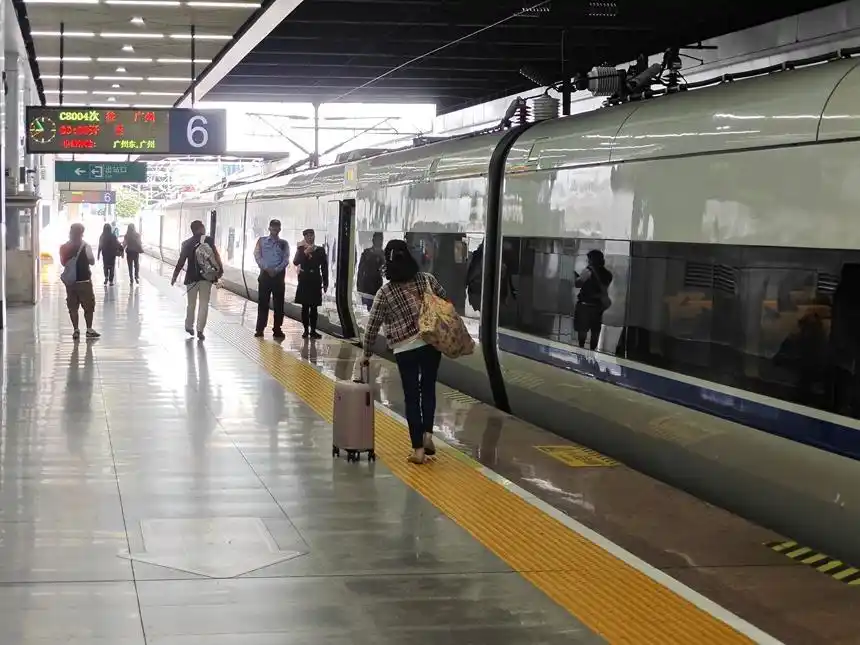 广深铁路提速 深圳至广州东最快56分钟