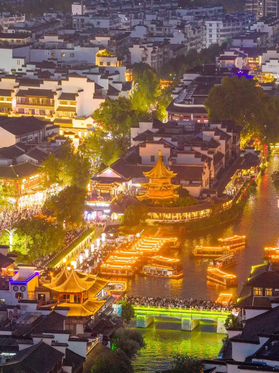 南京必去十大景点：感受六朝古都的历史与风情