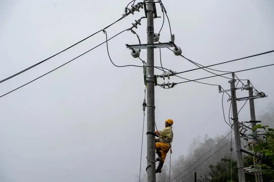 六枝供电局为热门景点安全用电护航