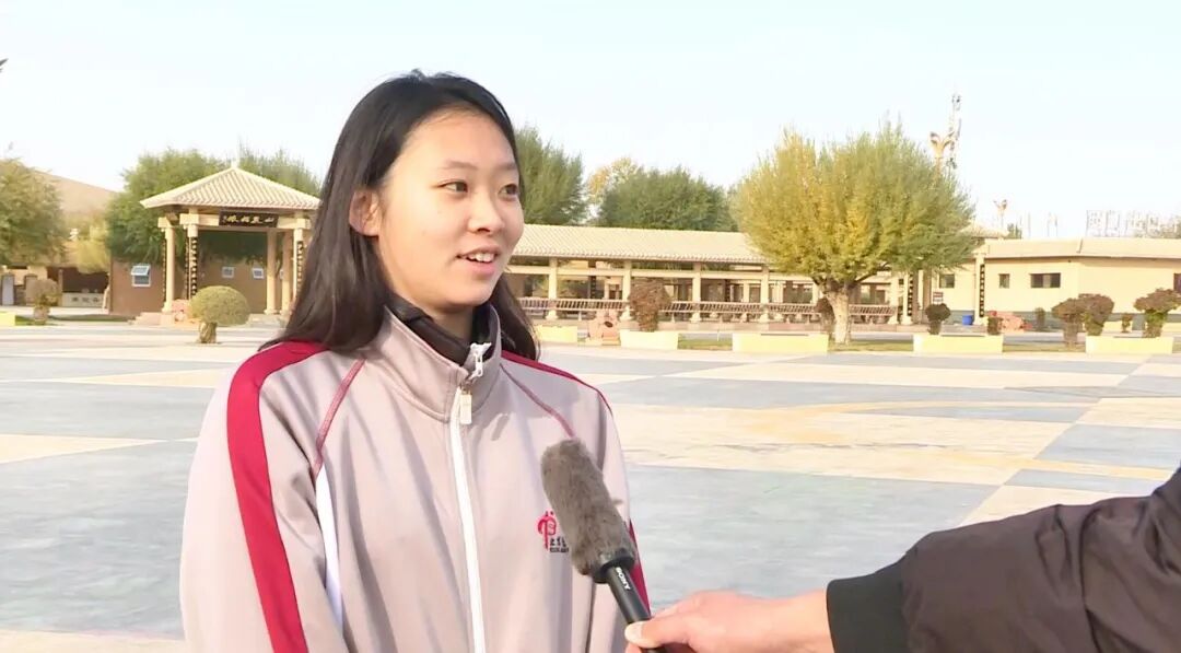 “千名学子研学甘肃”活动在鸣沙山月牙泉景区启动