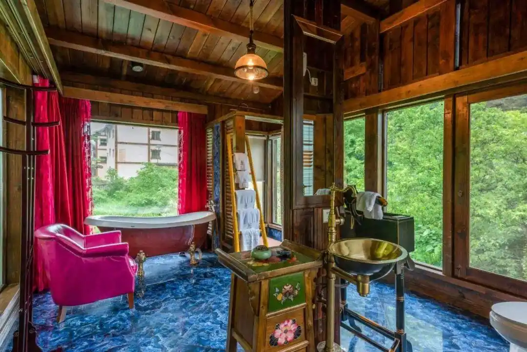 有客宿宿丨按头安利，十二背后这两家民宿，让我想原地退休！