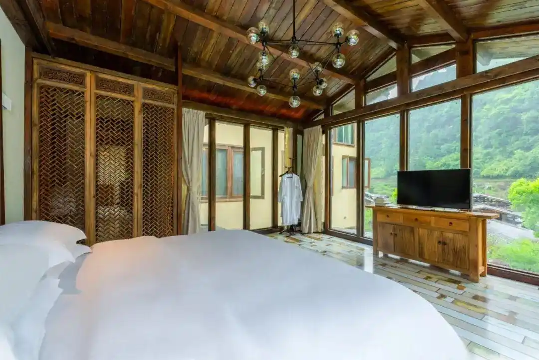有客宿宿丨按头安利，十二背后这两家民宿，让我想原地退休！