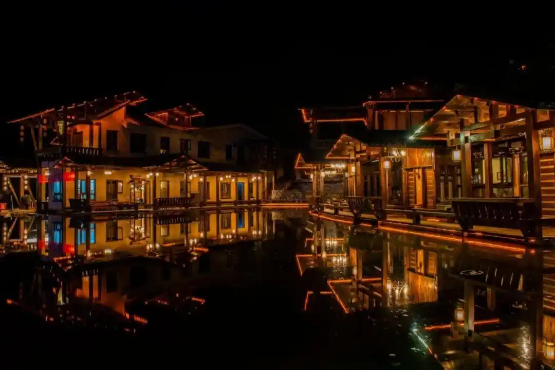 有客宿宿丨按头安利，十二背后这两家民宿，让我想原地退休！