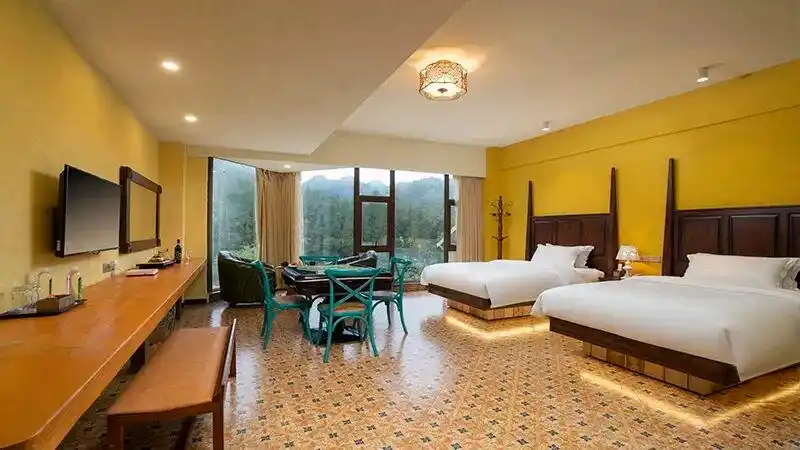 有客宿宿丨按头安利，十二背后这两家民宿，让我想原地退休！