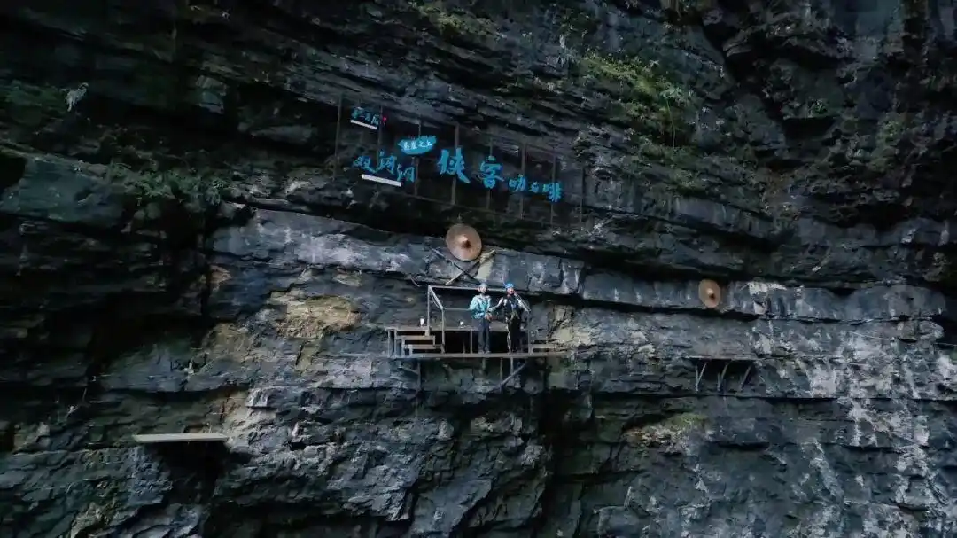 有客宿宿丨按头安利，十二背后这两家民宿，让我想原地退休！