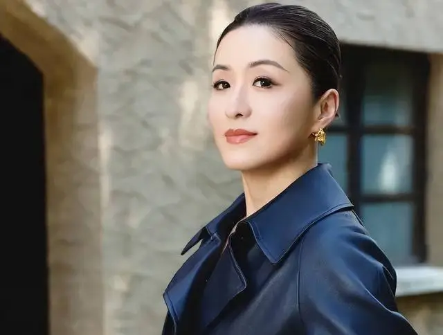 陪玩陪睡只是冰山一角，王家卫接连被爆后，又一女星曝"圈中内幕