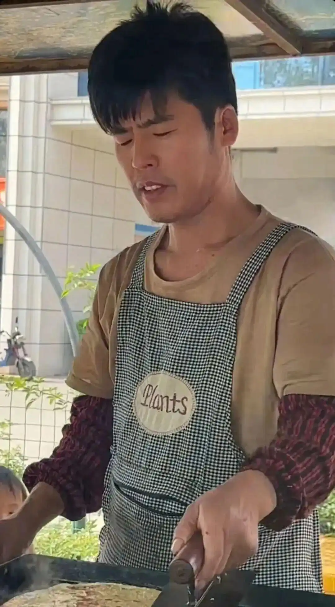 网红“粥饼伦”买周杰伦演唱会门票被骗4000元，已报警立案，“咱卖多少张饼，才能挣到这钱”