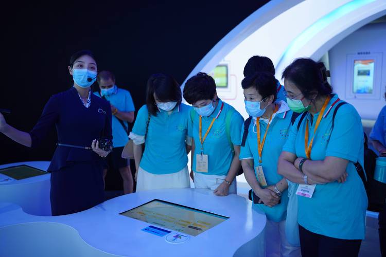 谭俊荣冀澳门与葡萄牙共同开拓“一程多站”旅游