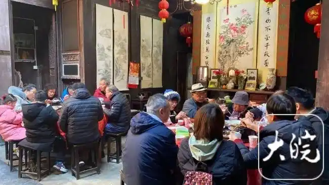 正月初三，黄山风景区接待游客29620人