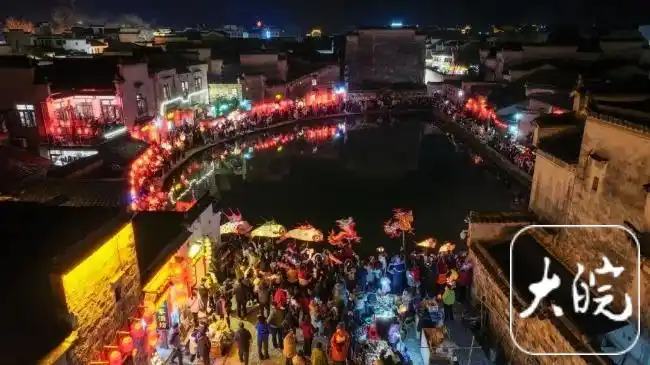 正月初三，黄山风景区接待游客29620人