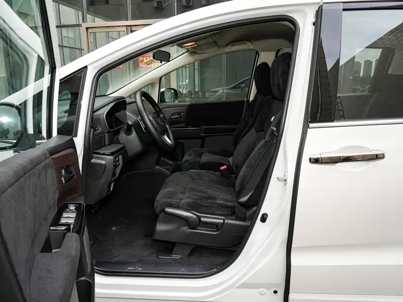 适合偶尔远行自驾游的MPV？