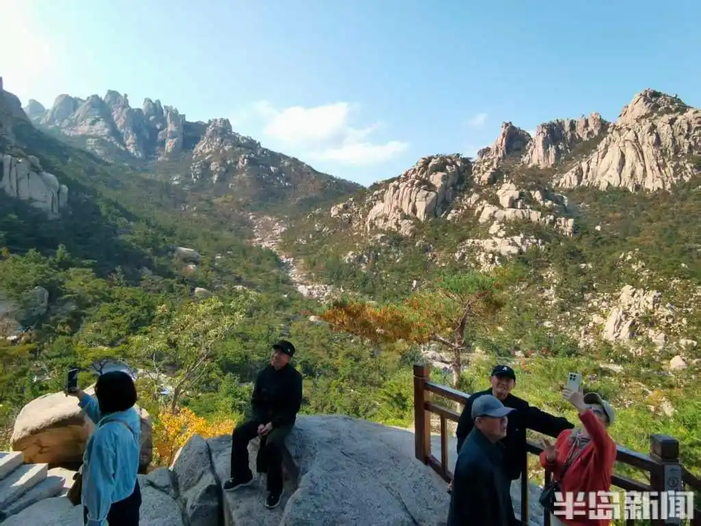 这里是青岛｜周末民宿房间全满，老少齐出动爬山！崂山错峰游挺火