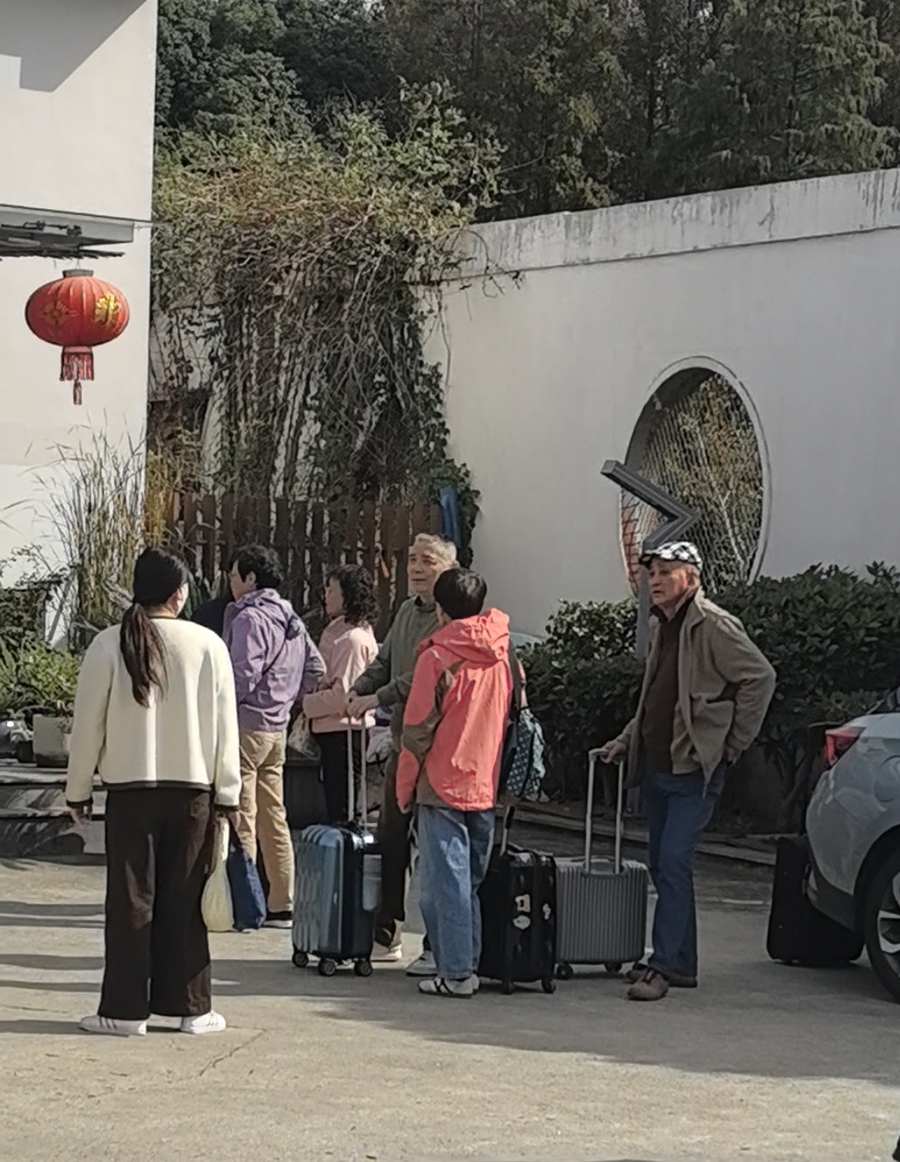 人均花销200+住进沪郊民宿酒店，吃住玩全包的银发套餐能火吗？