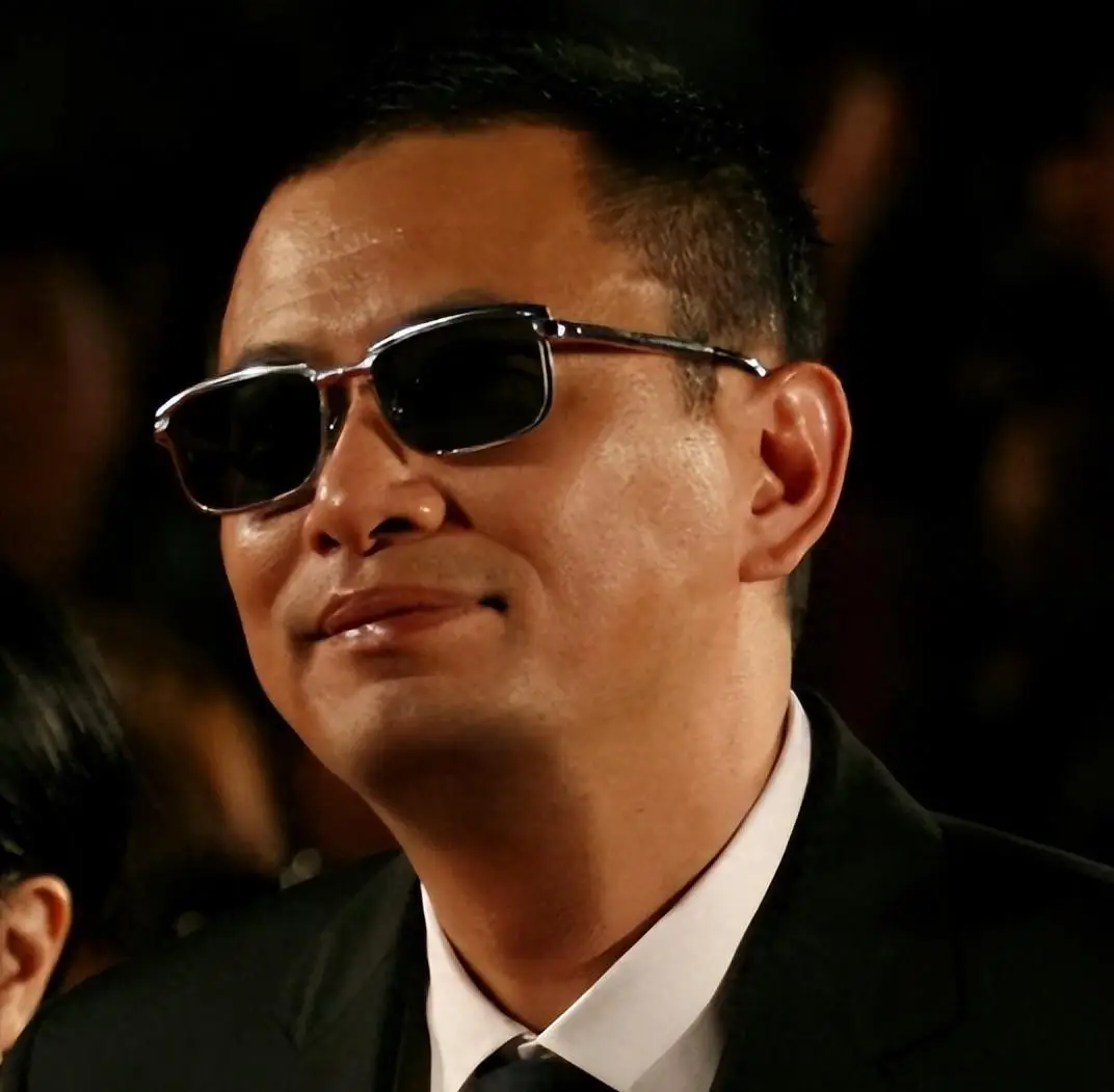 陪玩陪睡只是冰山一角，继王晶曝潜规则后，王家卫又被曝唐嫣遭殃