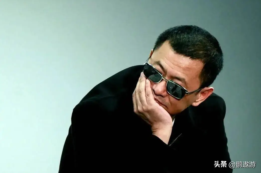 陪玩陪睡根本不够！集体开嫖、目无王法、舔手指，阴暗面藏不住了