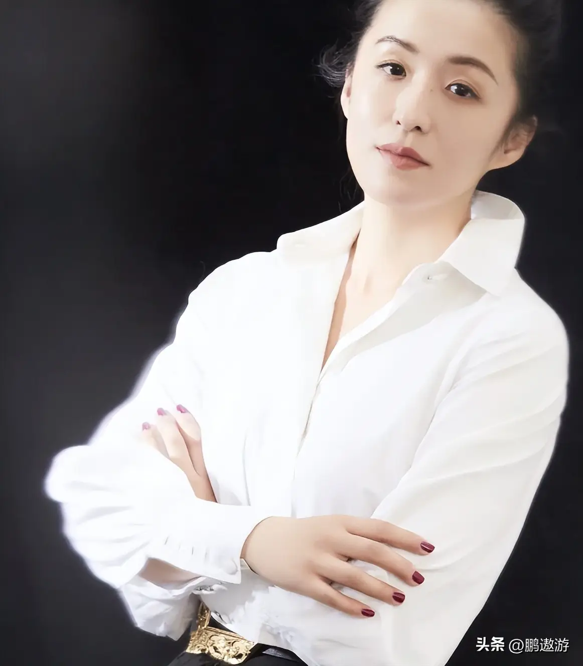 陪玩陪睡根本不够！集体开嫖、目无王法、舔手指，阴暗面藏不住了