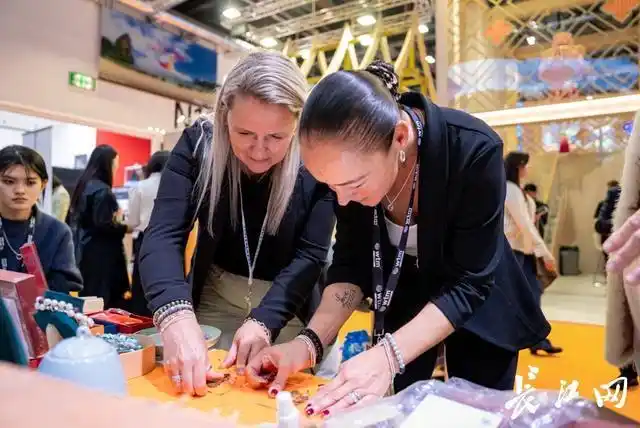 “知音湖北大美长江”亮相伦敦向全球游客发出邀约