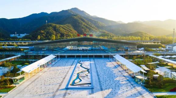 子弹时刻！这趟列车带你去往三座高铁新站