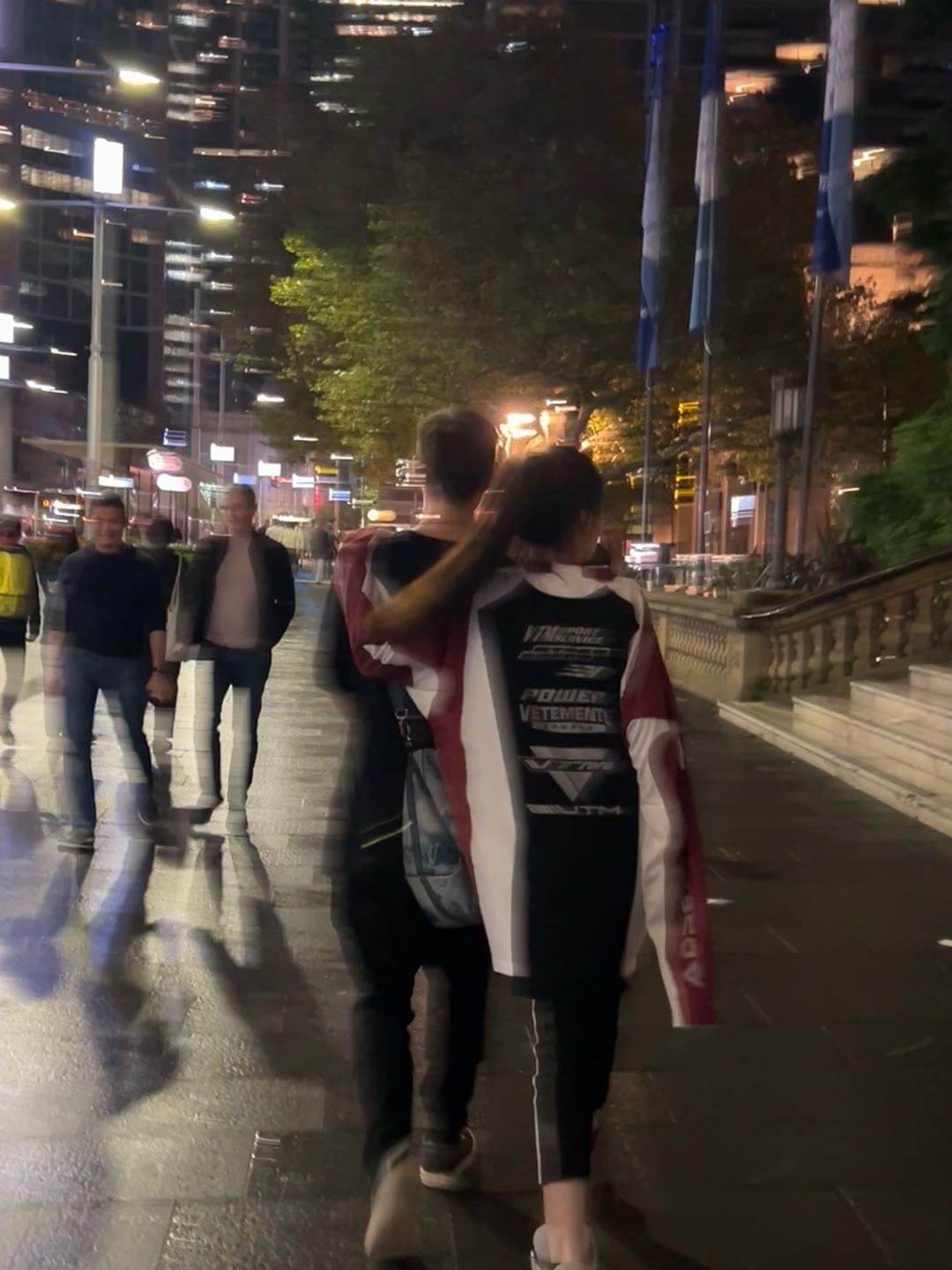 赵本山女儿球球澳洲度蜜月超奢华，坐10万元头等舱，享米其林大餐