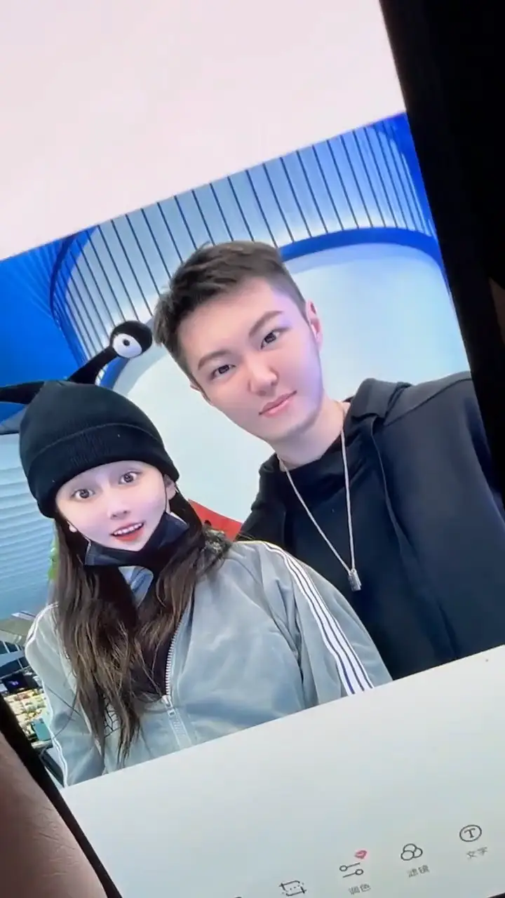 赵本山女儿球球澳洲度蜜月超奢华，坐10万元头等舱，享米其林大餐