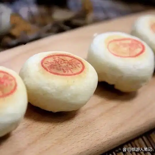 带你领略上海最具代表性的十种糕点，看看哪种最能体现这座城市的地方特色