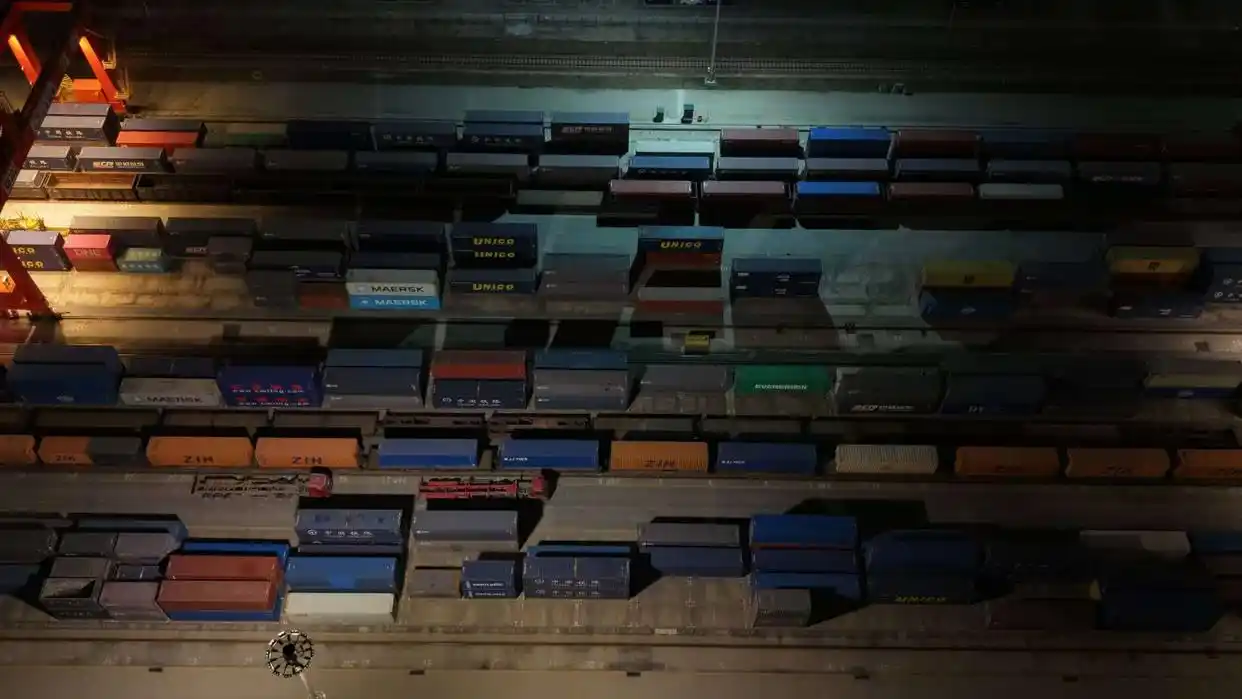 国铁集团郑州局开行首列 全程时刻表中欧班列（郑州-汉堡）