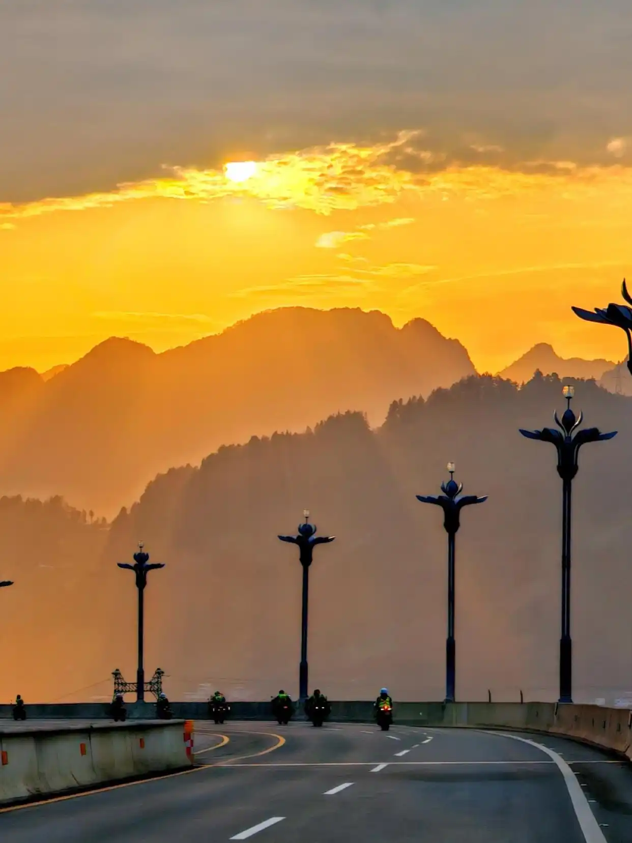 「湖北」恩鹤公路自驾游线路发布 开启地质奇观与人文醇美之旅