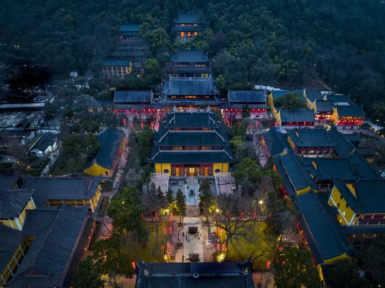 灵隐飞来峰景区即将免票 周国辉：杭州从“门票经济”向“综合经济”深度转型