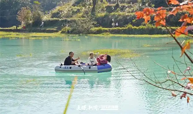 不用AI滤镜！凯里西王湖凭“九寨沟”同款实景吸睛引客