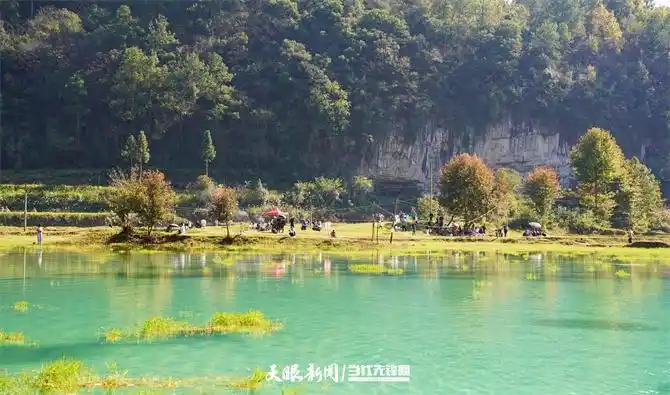 不用AI滤镜！凯里西王湖凭“九寨沟”同款实景吸睛引客