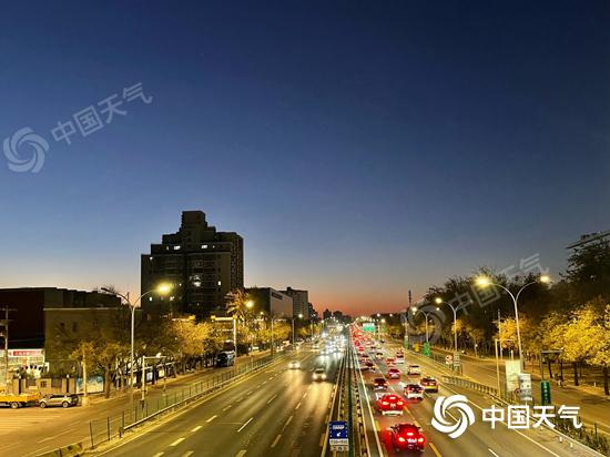 北京今天白天继续晴天当道 夜间冷空气来扰风力增大
