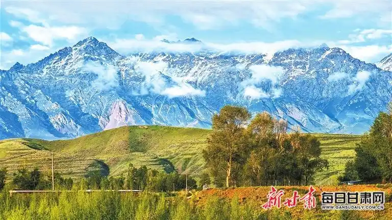 「文化·旅游」陇上名山 雄奇壮丽展胜景