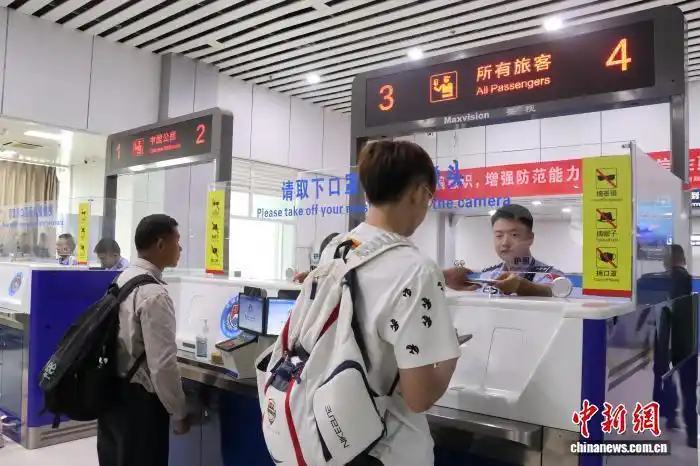 西双版纳机场今年以来商务类入境老挝旅客同比增长175%