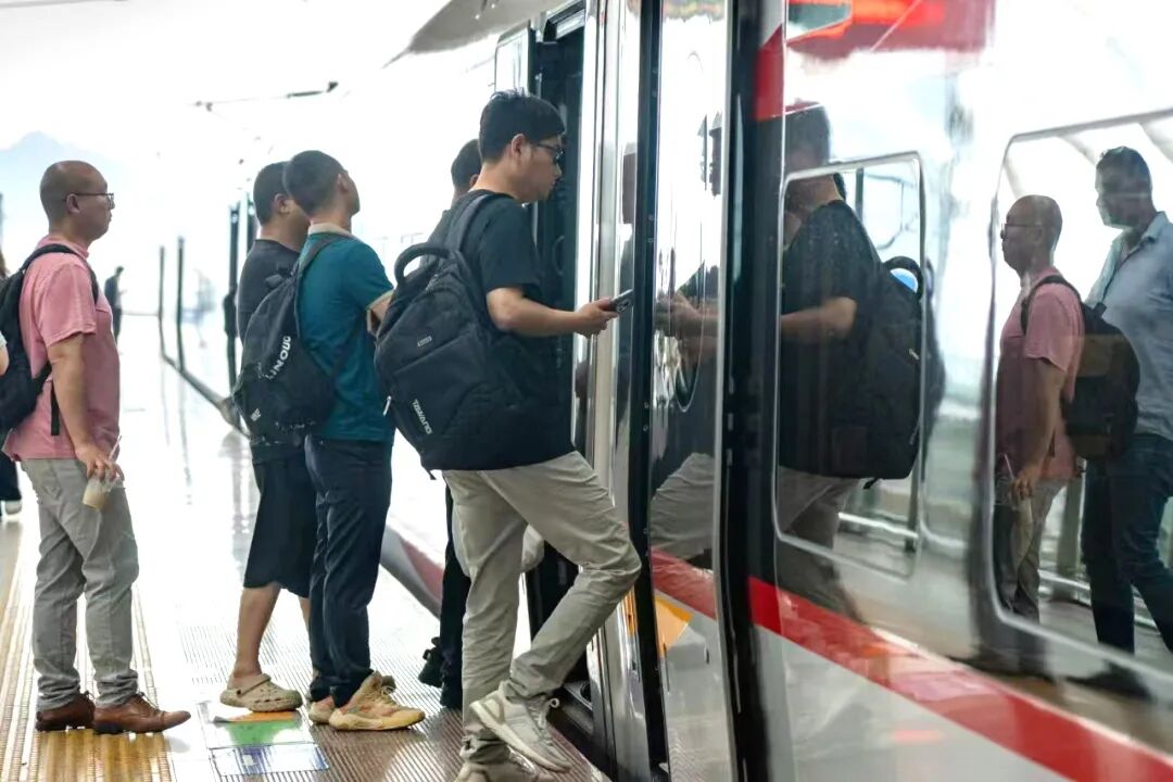 时速350公里运行！G字头标杆列车出发！