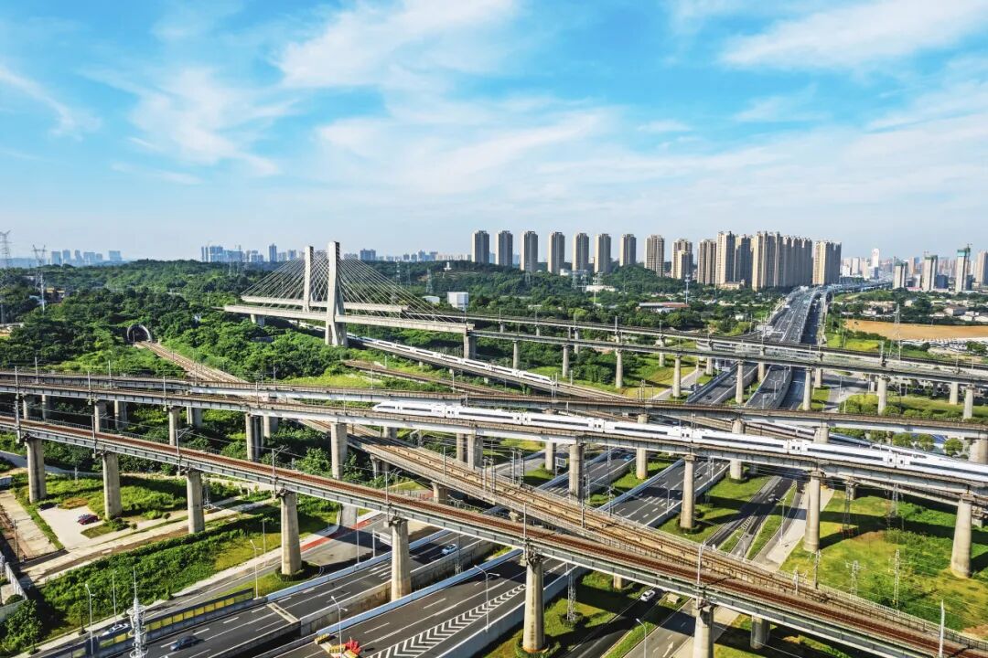 时速350公里运行！G字头标杆列车出发！