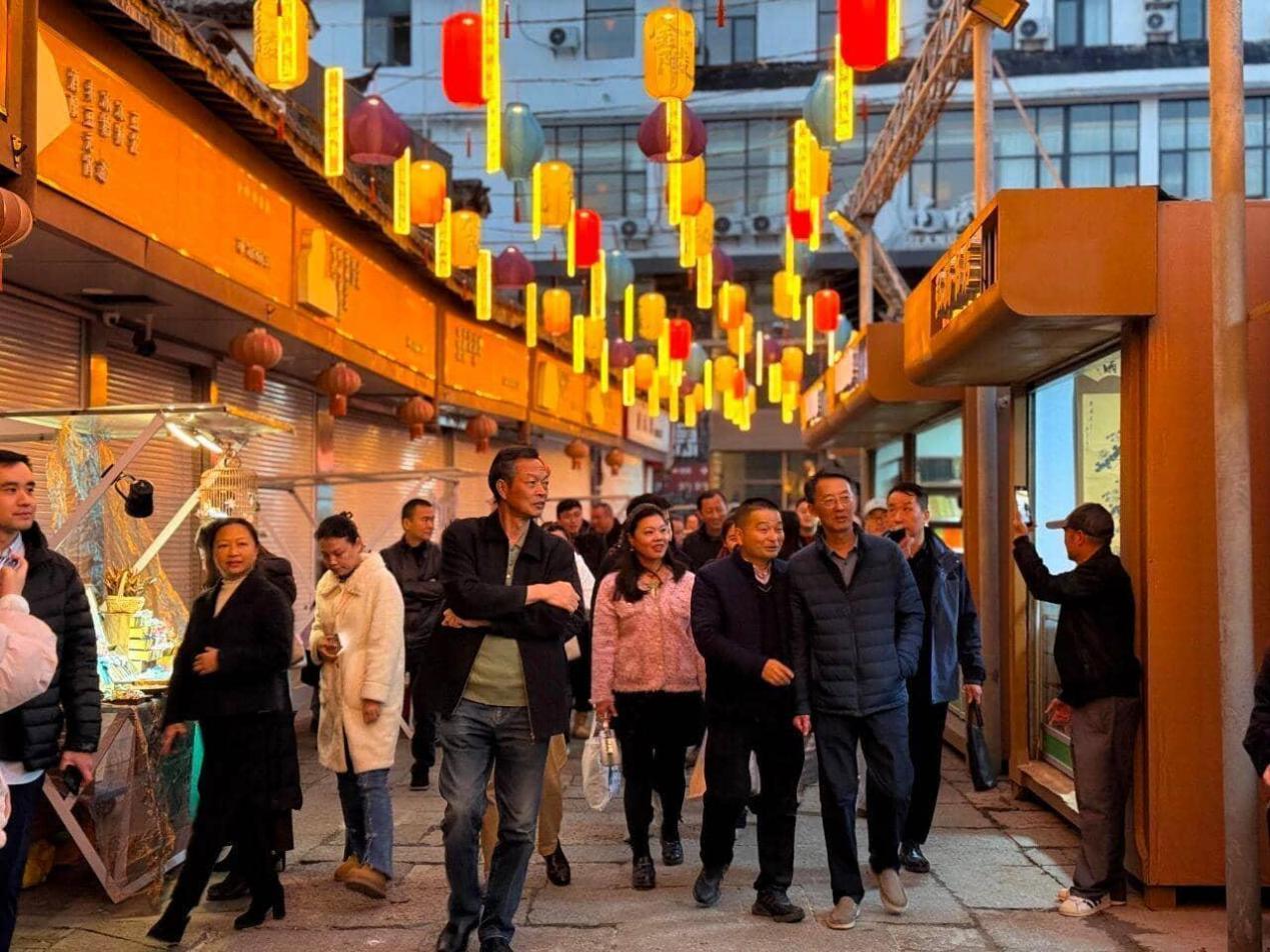 全国首家365天常态化旧书巷亮相夫子庙 小雪节气启幕金陵书香盛宴