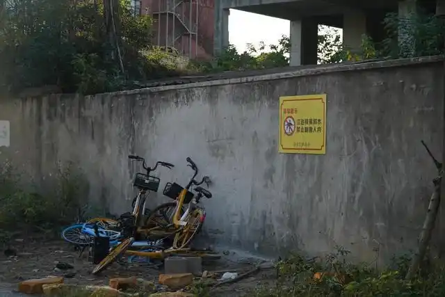 “野景点”频成网红打卡地？追求个性别丢理性