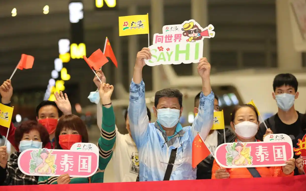 中国游客出发！出境团队游重启首日5家旅企发出不少于14个团