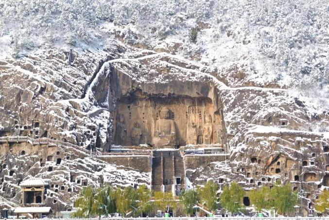 八种色彩，领略龙门石窟全年之美！