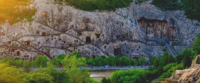 八种色彩，领略龙门石窟全年之美！