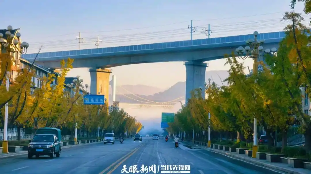 群山作证：这条高铁，载着298万黔西南儿女的“诗与远方”