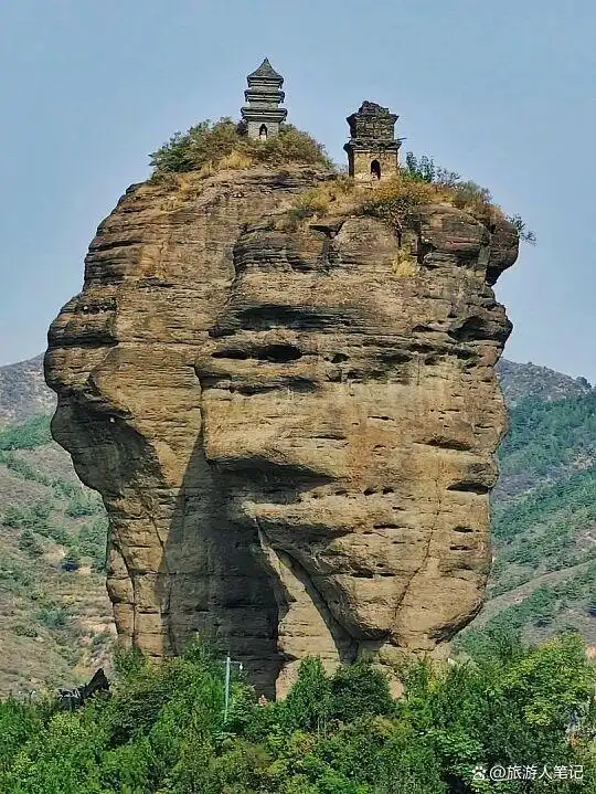 悬于悬崖的千年奇迹，国内最险的八大寺庙：这些寺庙之所以千年不倒