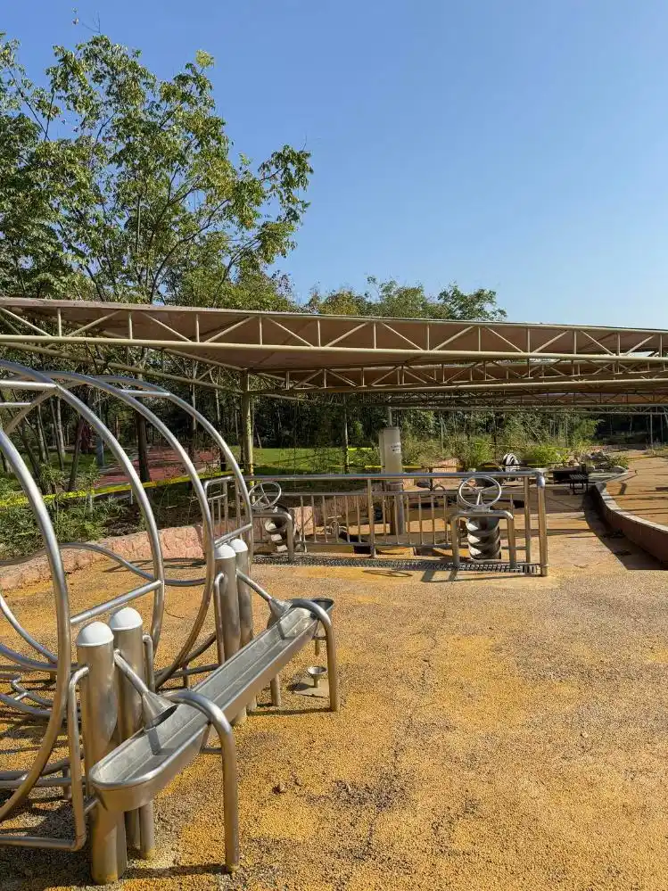 5岁女孩在游乐园疑遭电击进ICU 家长：园方答应赔偿后又反悔